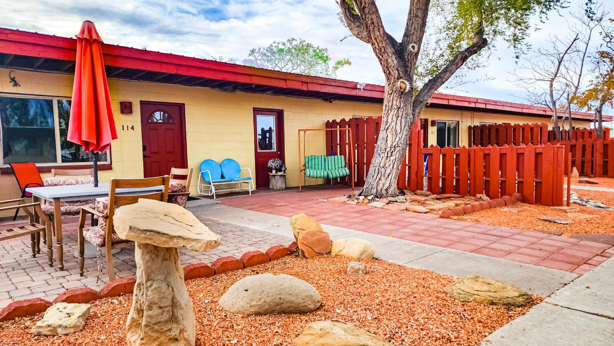 Red Rock Motel And Dam Motel Page Ngoại thất bức ảnh